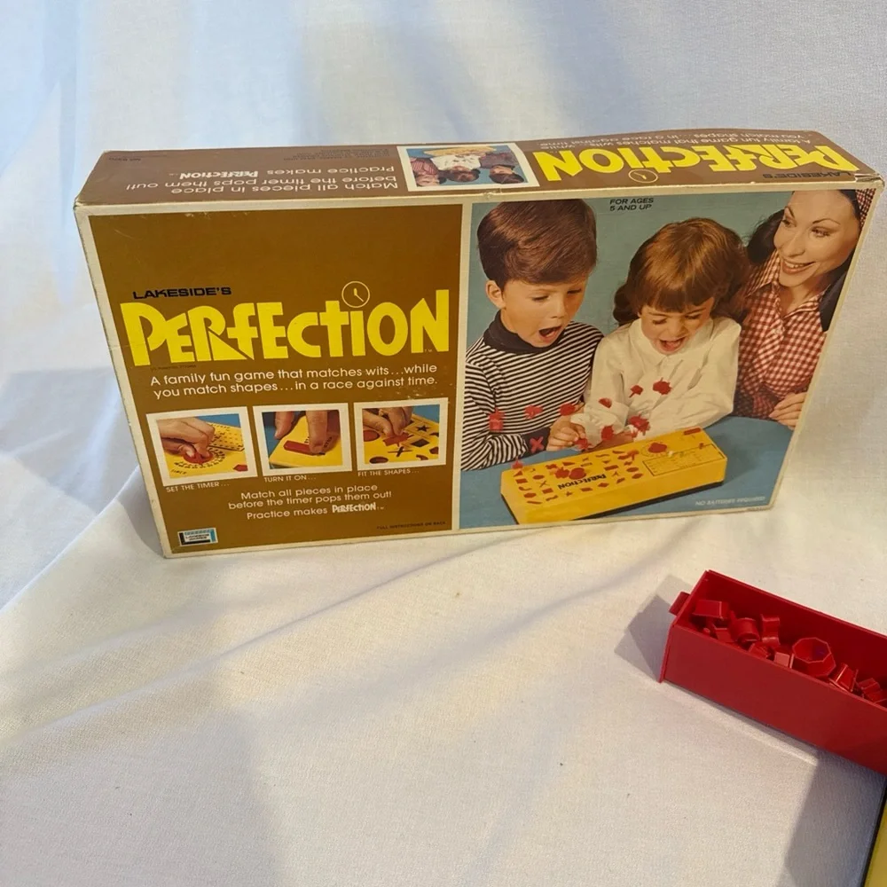 PERFECTION Vintage 1973 Lakeside Game w/Original Box -TESTED AND WORKS